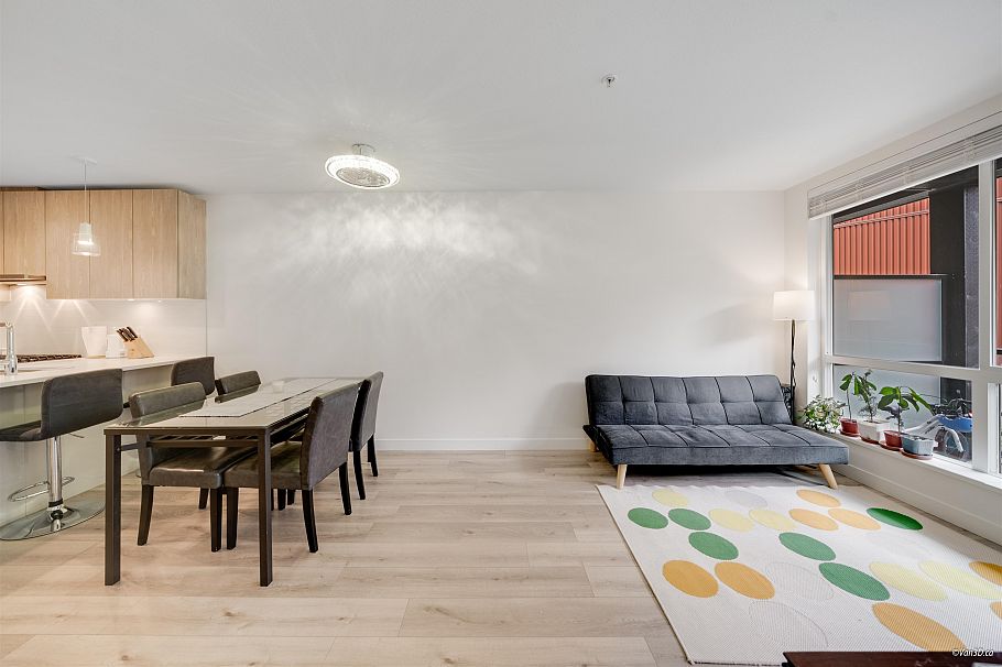 207 128 E 8th Street North Vancouver, BC - 6