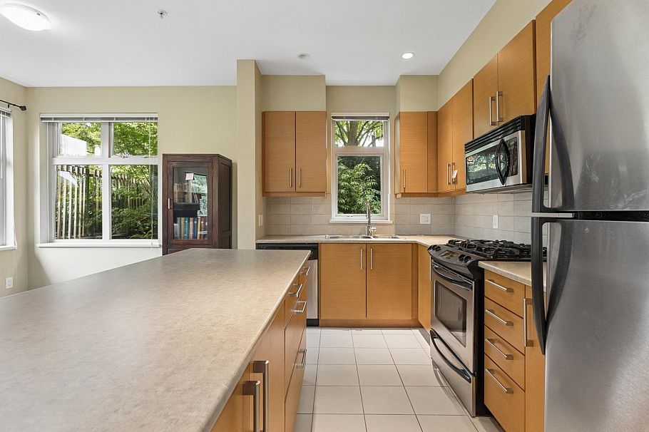 206 188 W 29th Street North Vancouver, BC - 19