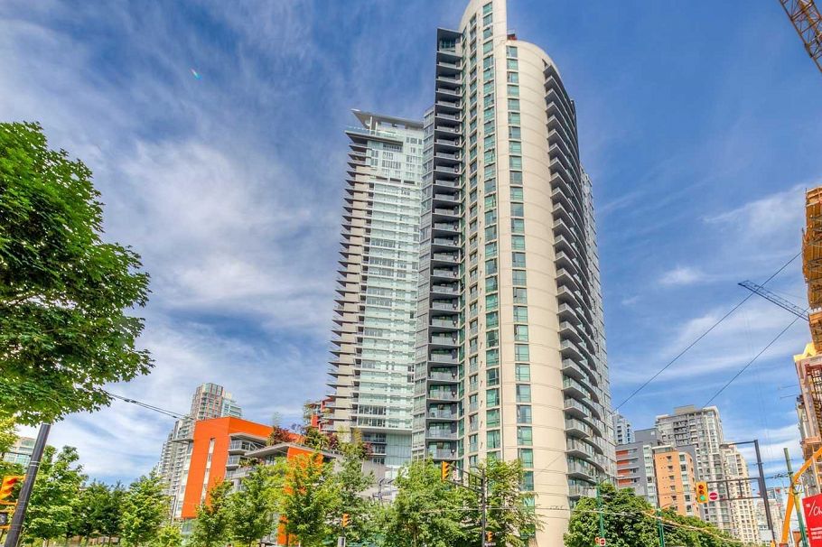 203 501 Pacific Street Vancouver, BC - 1