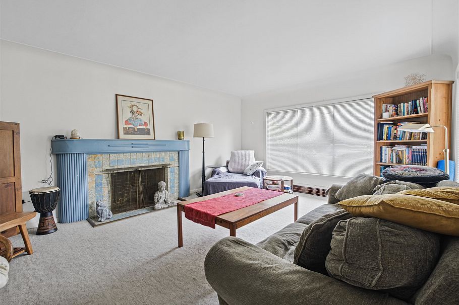 455 W 29th Avenue Vancouver, BC - 4