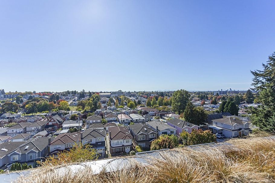 602 3264 Vanness Street Vancouver, BC - 24
