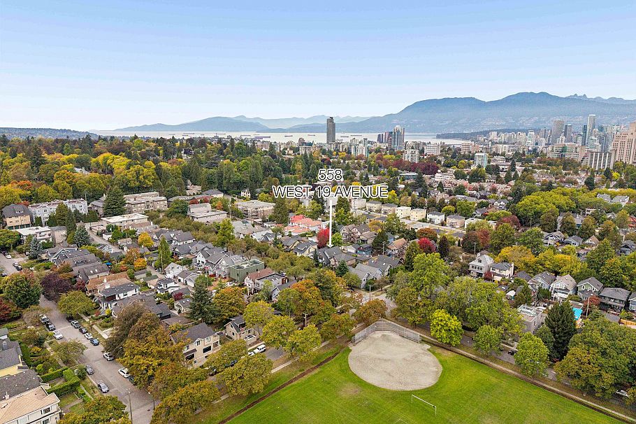 917 W 20th Avenue Vancouver, BC - 40