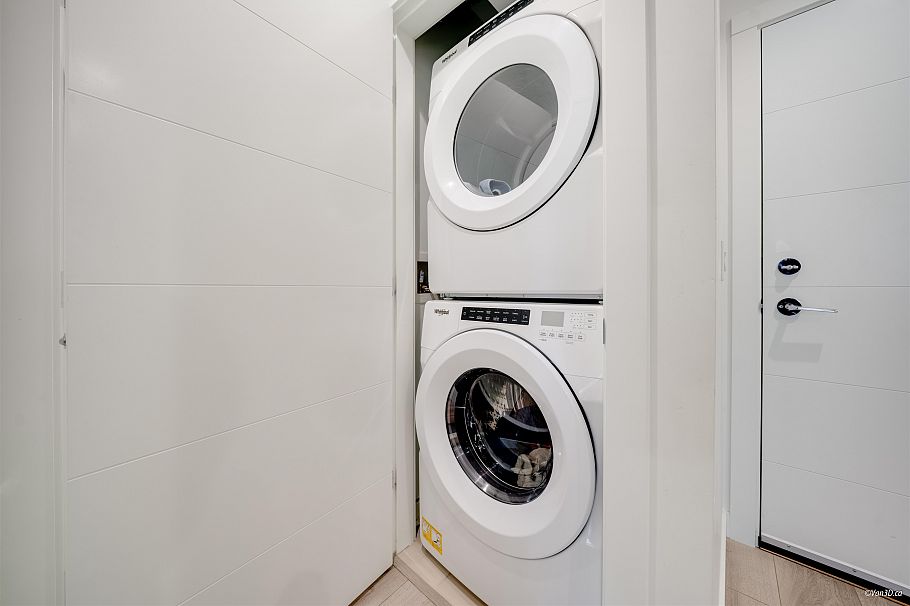 207 128 E 8th Street North Vancouver, BC - 17
