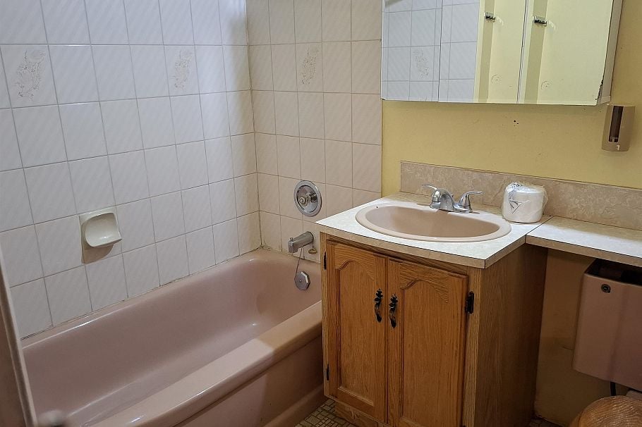 101 2469 Cornwall Avenue Vancouver, BC - 14