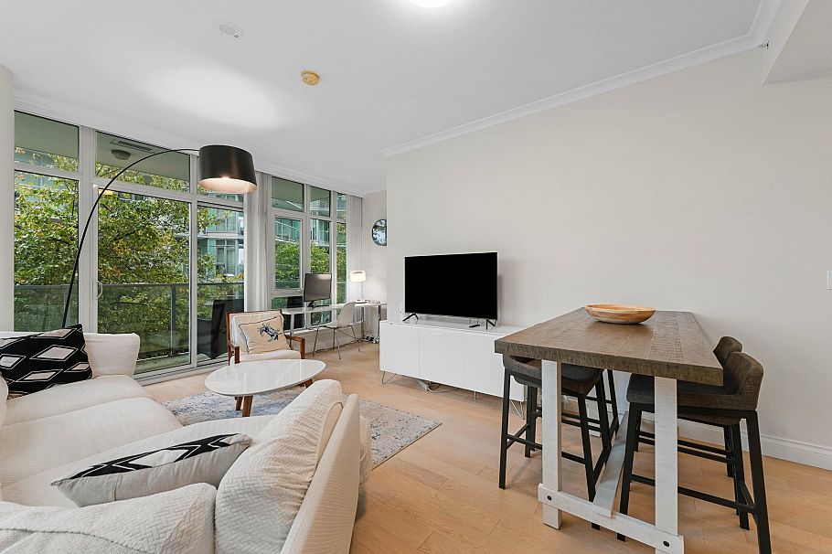211 185 Victory Ship Way North Vancouver, BC - 7