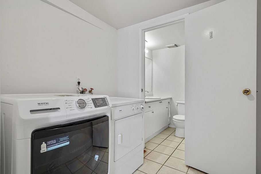 2336 45 Avenue Vancouver, BC - 29
