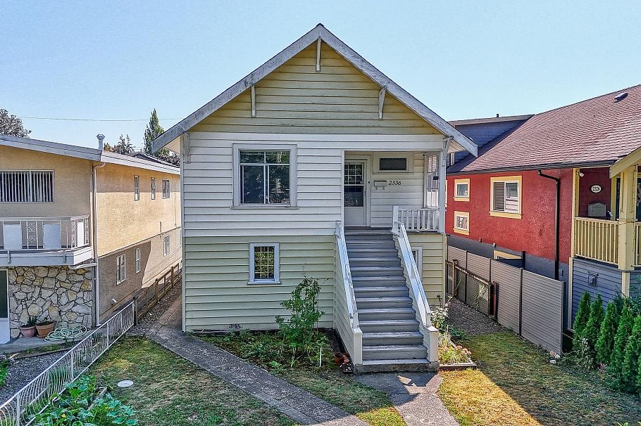 2336 45 Avenue Vancouver, BC - 1