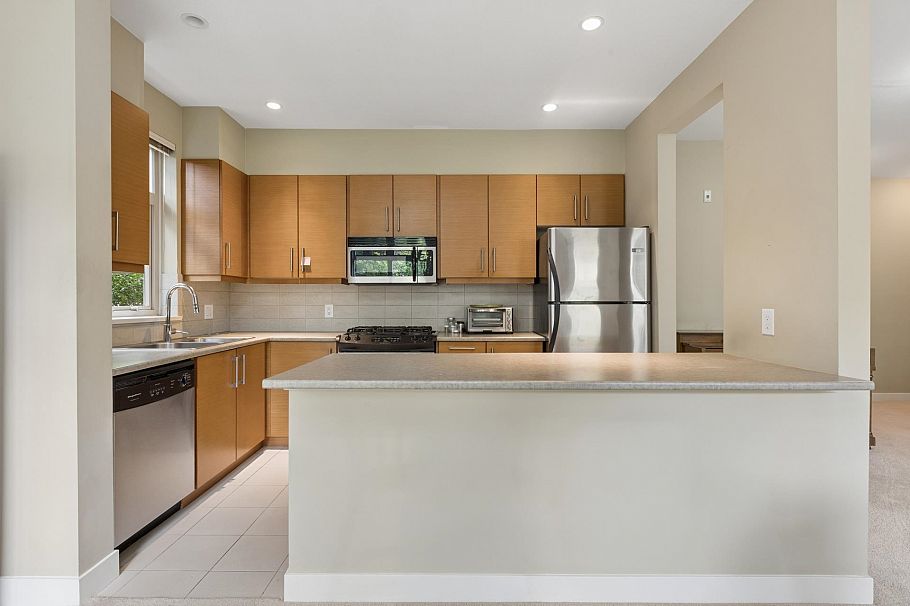 206 188 W 29th Street North Vancouver, BC - 16