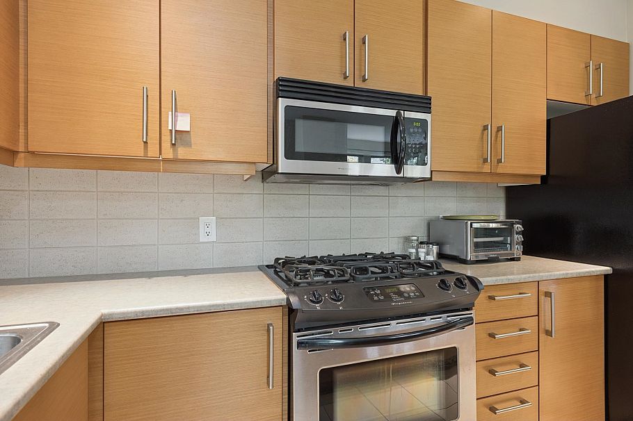 206 188 W 29th Street North Vancouver, BC - 18