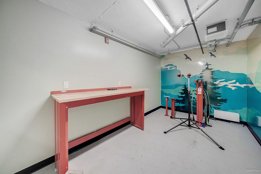 207 128 E 8th Street North Vancouver, BC - 22