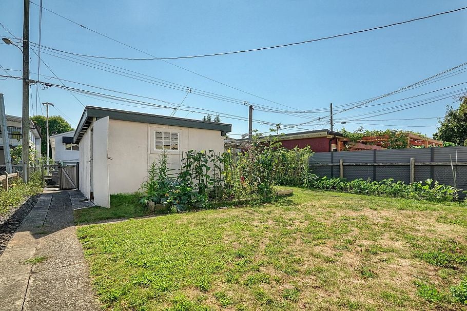 2336 45 Avenue Vancouver, BC - 32
