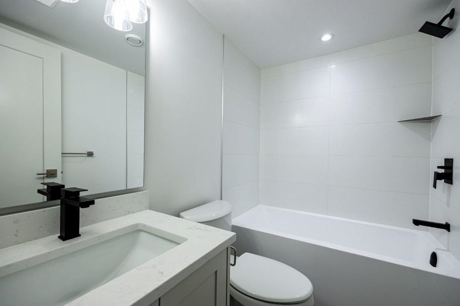 1028 Calverhall Street North Vancouver, BC - 29