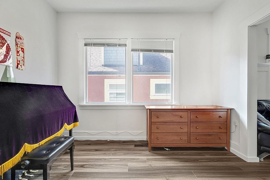 2336 45 Avenue Vancouver, BC - 13