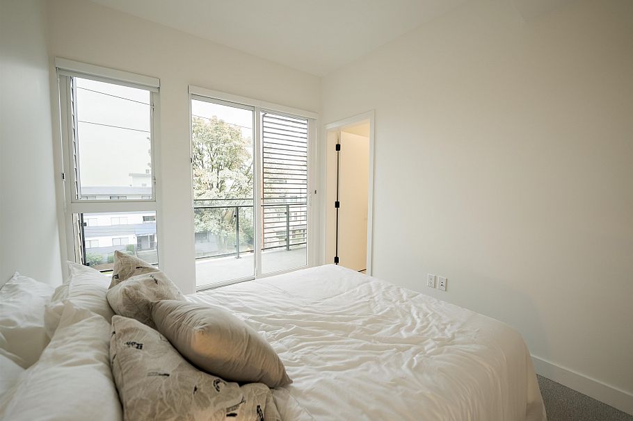 360 422 E 3rd Street North Vancouver, BC - 12