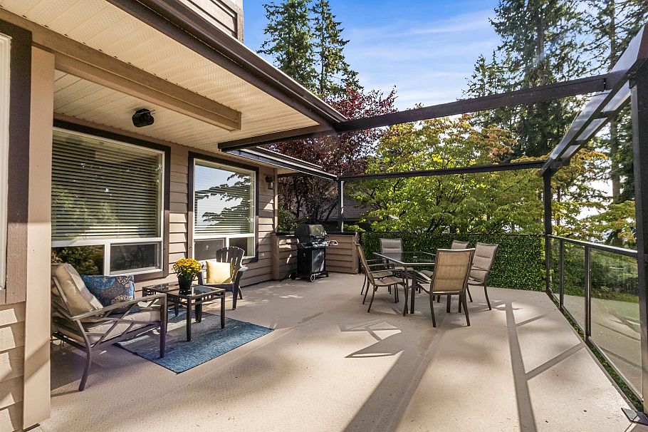 4047 Woodbury Avenue North Vancouver, BC - 33