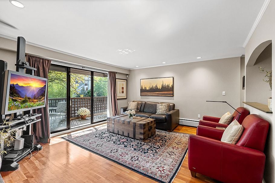 207 1750 W 10th Avenue Vancouver, BC - 4