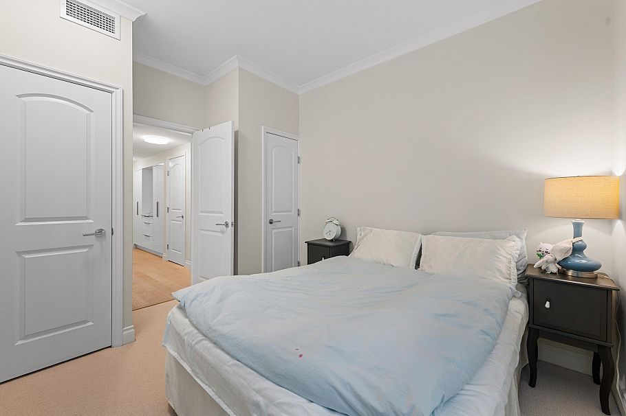 211 185 Victory Ship Way North Vancouver, BC - 16
