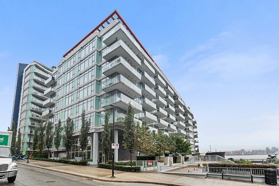 211 185 Victory Ship Way North Vancouver, BC - 28