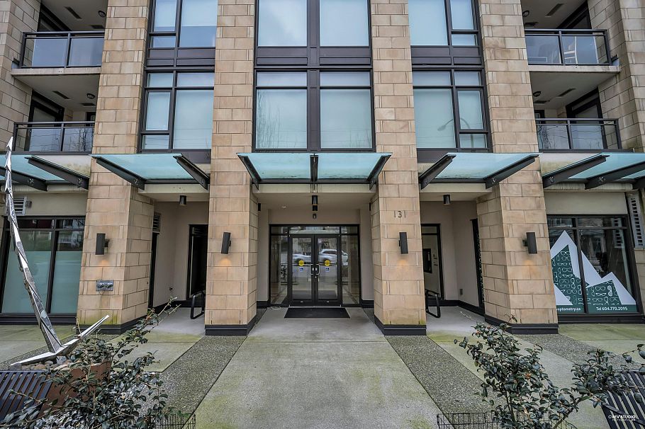 204 131 W 3rd Street North Vancouver, BC - 39