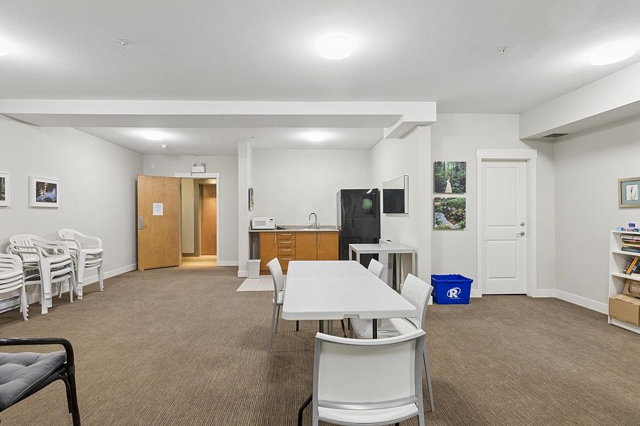 206 188 W 29th Street North Vancouver, BC - 36