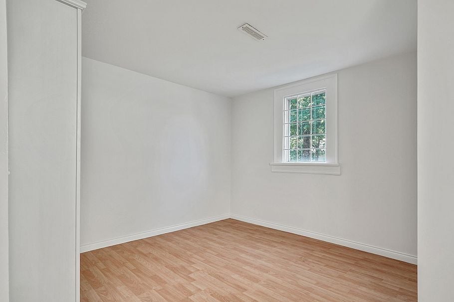 2336 45 Avenue Vancouver, BC - 27