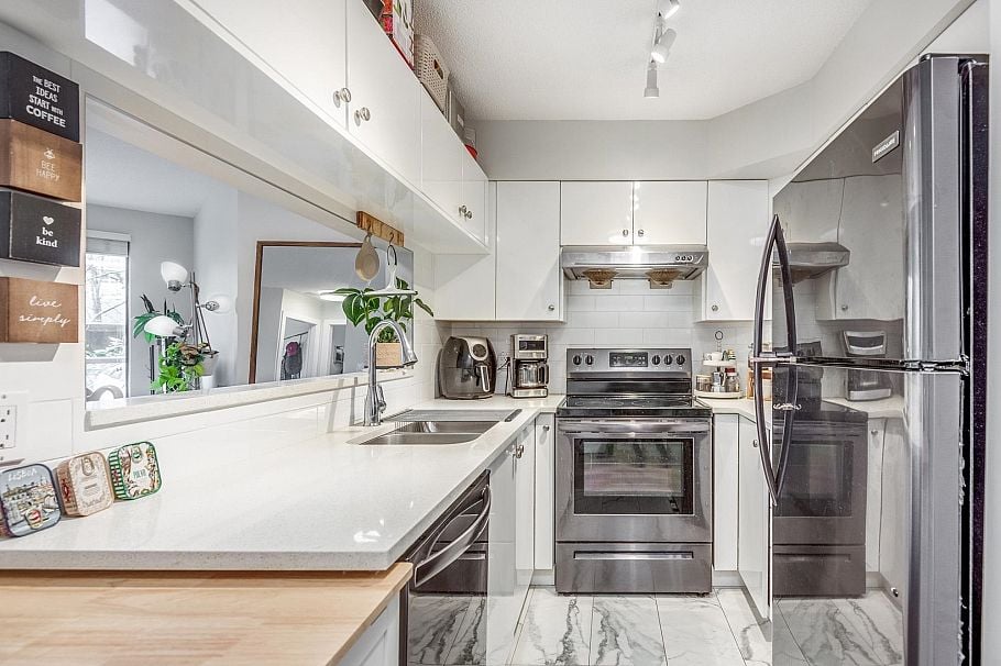 209 3455 Ascot Place Vancouver, BC - 6