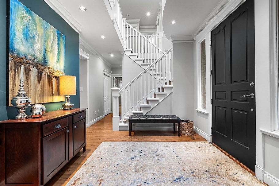 4047 Woodbury Avenue North Vancouver, BC - 2