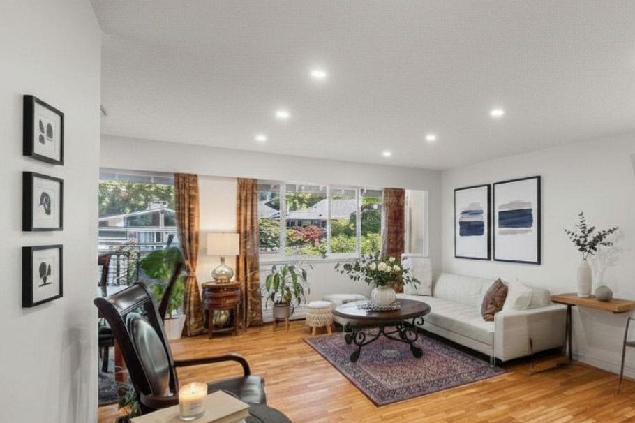 608 555 W 28th Street North Vancouver, BC - 2
