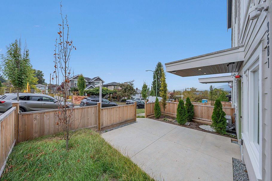 1 3581 Haida Drive Vancouver, BC - 31