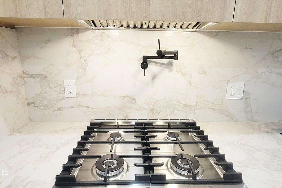 2 2741 Grant Street Vancouver, BC - 8