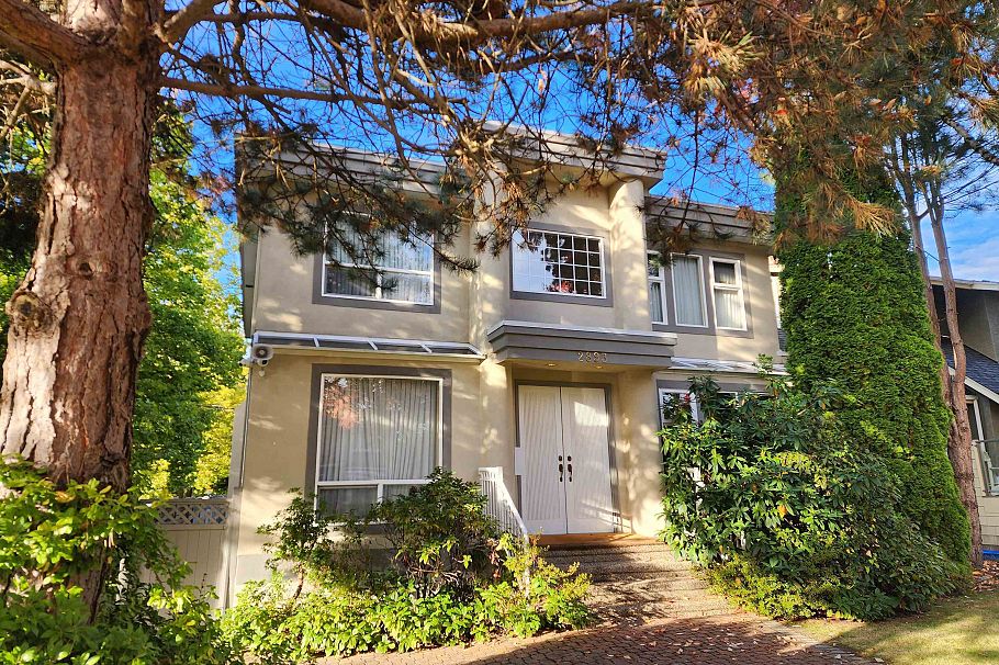 2893 W 20th Avenue Vancouver, BC - 1