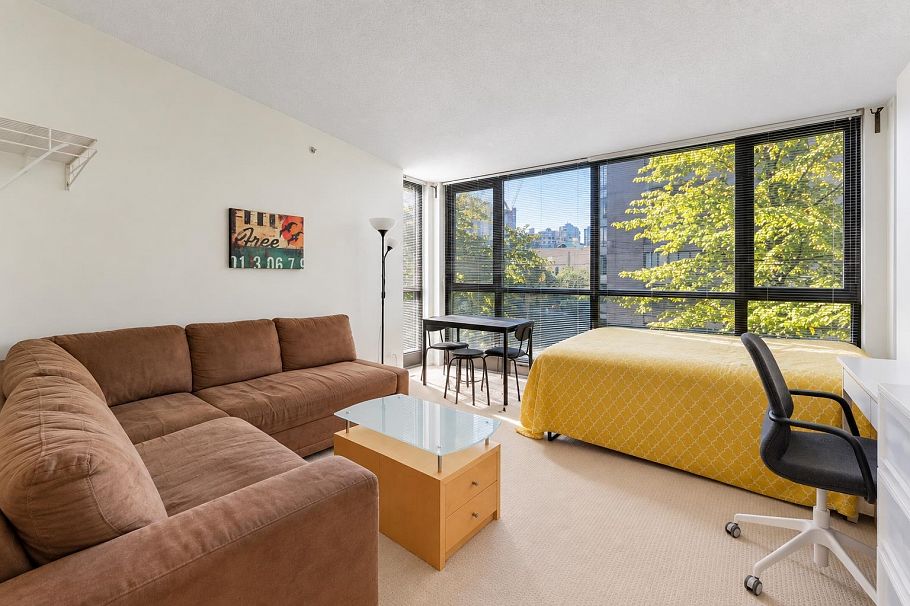 403 1367 Alberni Street Vancouver, BC - 5