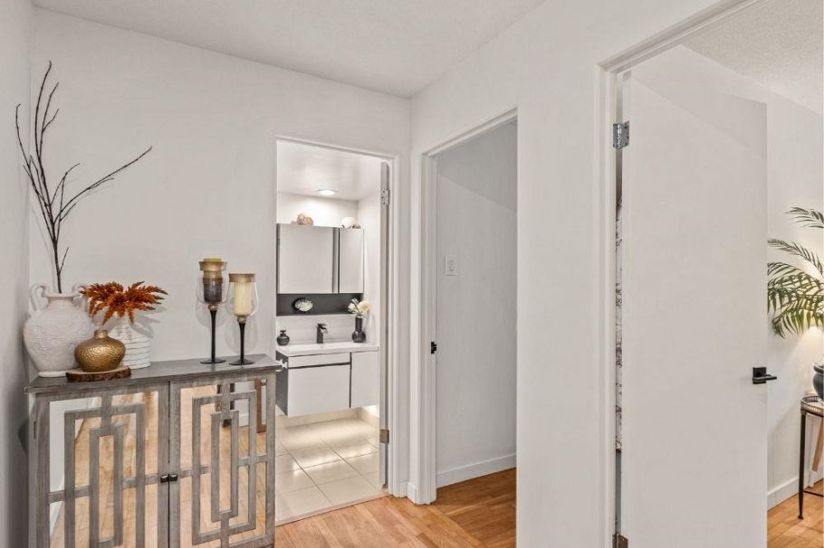608 555 W 28th Street North Vancouver, BC - 9