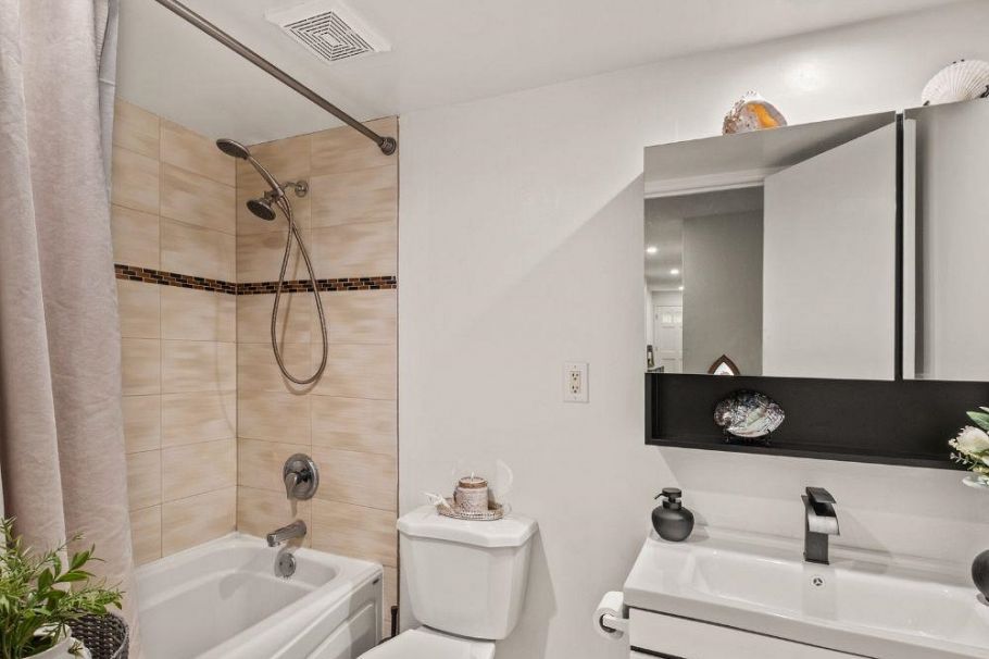 608 555 W 28th Street North Vancouver, BC - 10