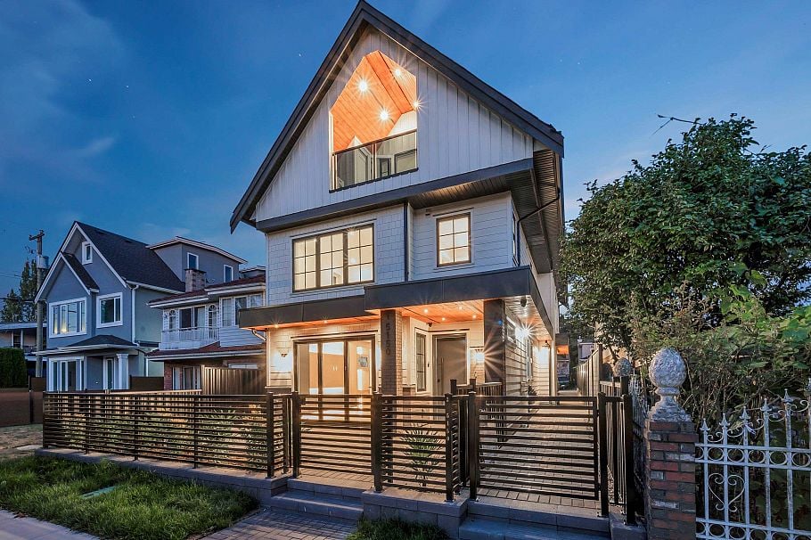 1 5150 Spencer Street Vancouver, BC - 1