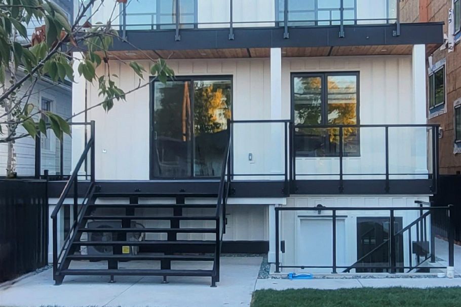 2 2741 Grant Street Vancouver, BC - 20