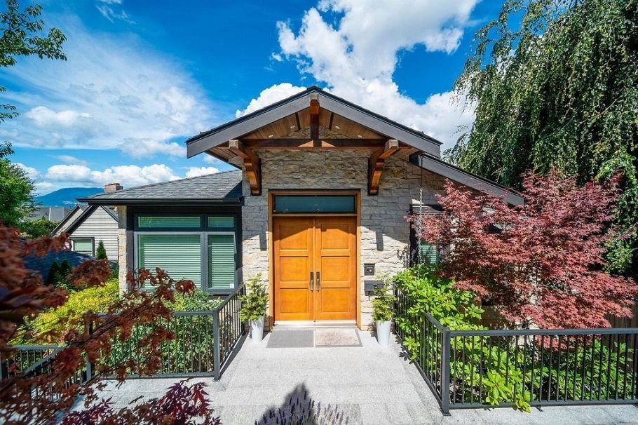 4578 Puget Drive Vancouver, BC - 5