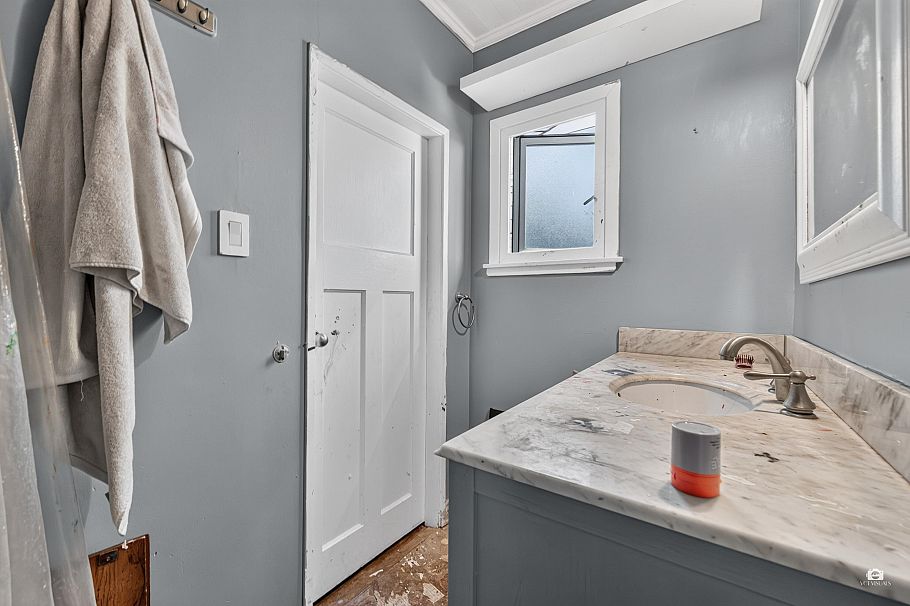 3184 E 8th Avenue Vancouver, BC - 8