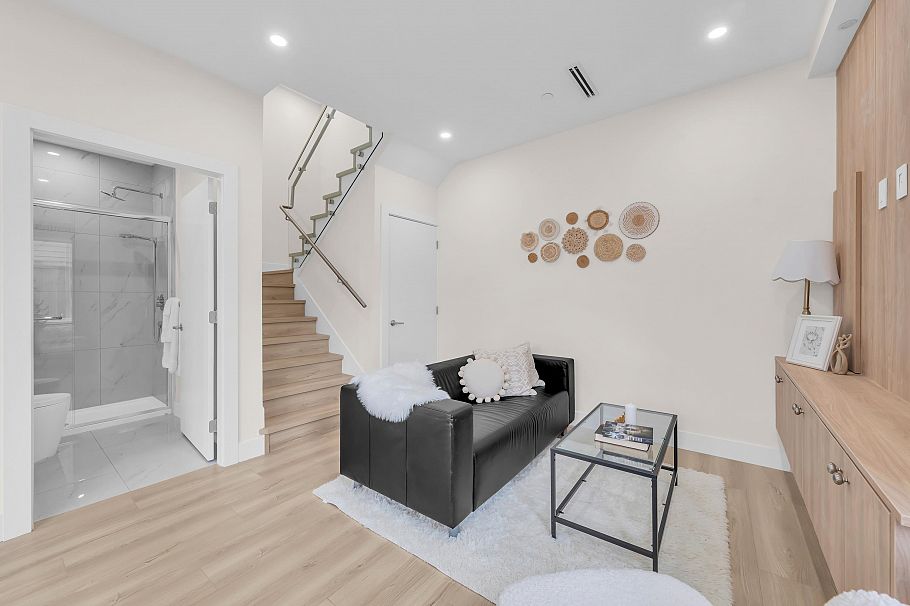 1 3581 Haida Drive Vancouver, BC - 12