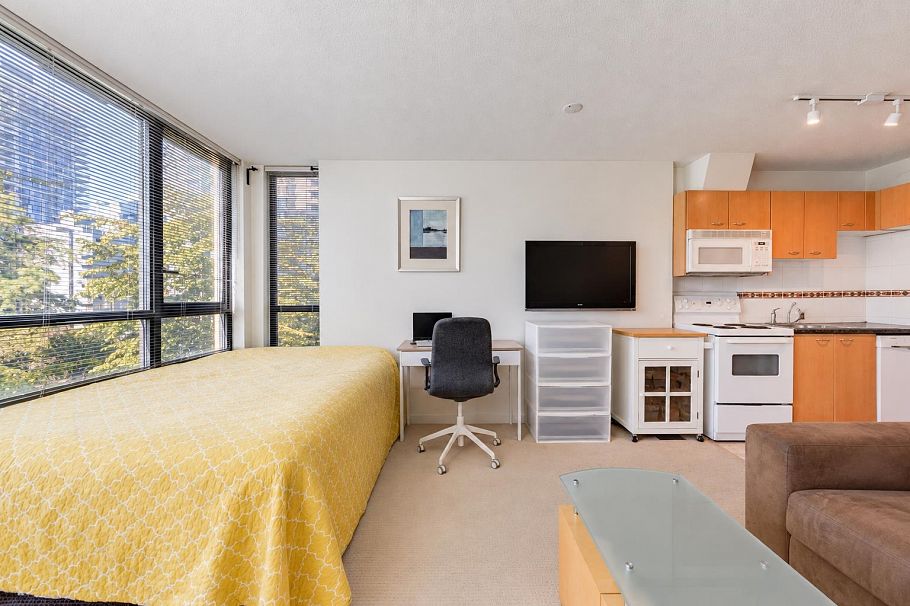 403 1367 Alberni Street Vancouver, BC - 9