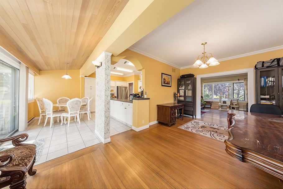 1986 W 43rd Avenue Vancouver, BC - 11
