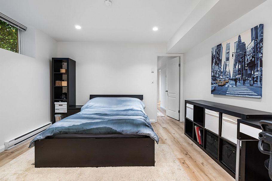 4047 Woodbury Avenue North Vancouver, BC - 26