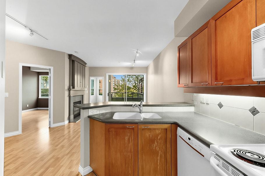 204 131 W 3rd Street North Vancouver, BC - 13