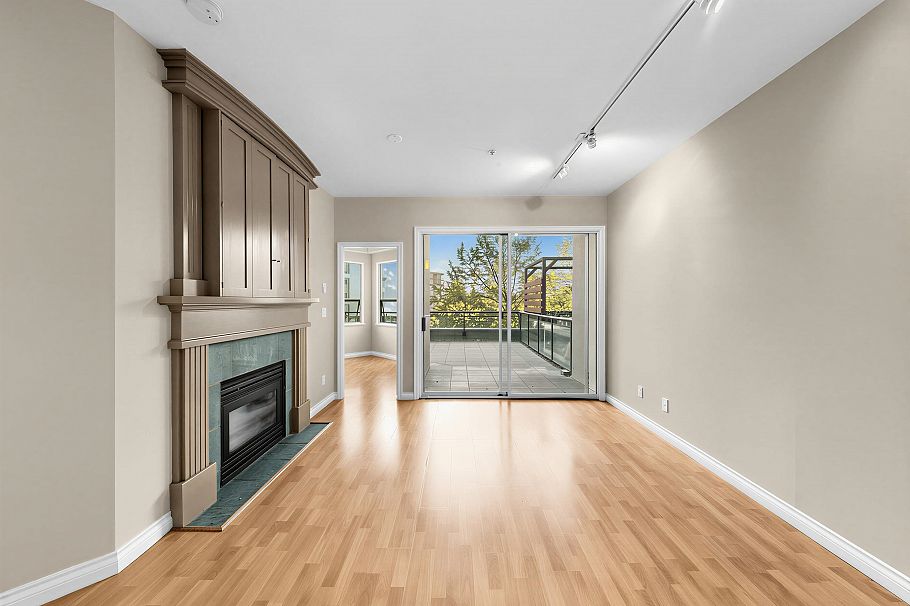 204 131 W 3rd Street North Vancouver, BC - 5