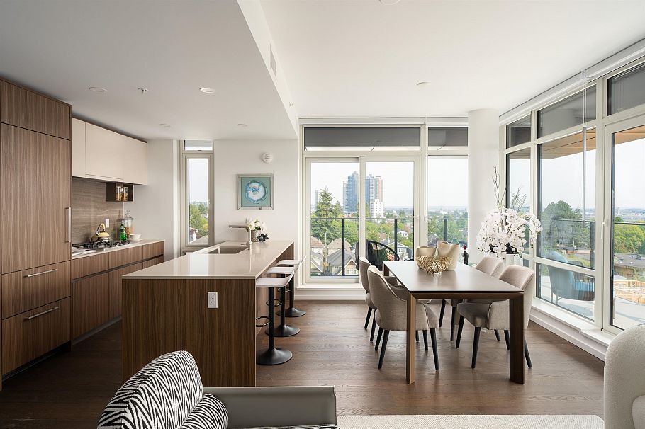 201 8486 Oak Street Vancouver, BC - 2