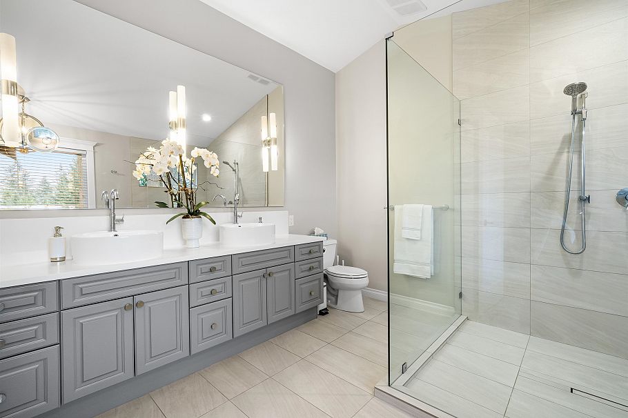 4047 Woodbury Avenue North Vancouver, BC - 16