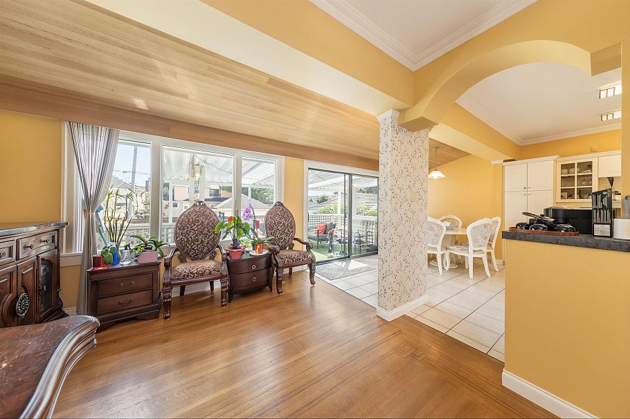 1986 W 43rd Avenue Vancouver, BC - 10