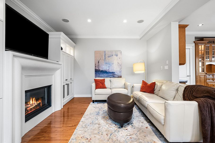 4047 Woodbury Avenue North Vancouver, BC - 10