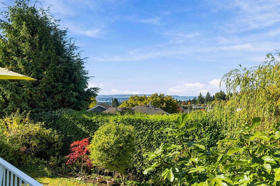 4243 Delbrook Avenue North Vancouver, BC - 35