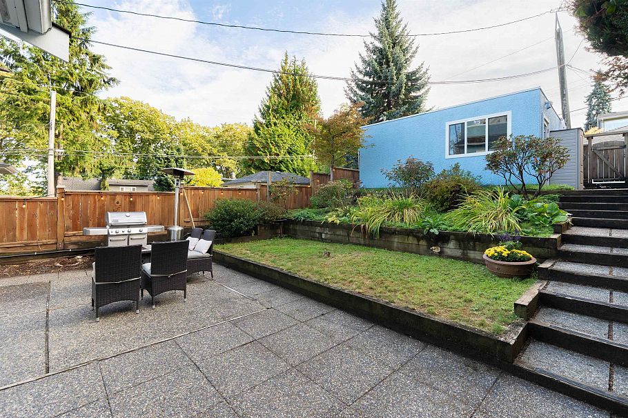 3328 W 30th Avenue Vancouver, BC - 32